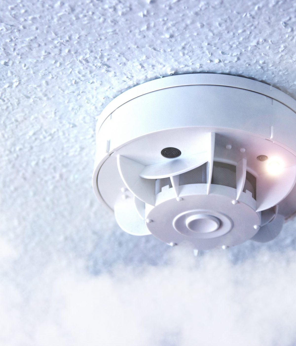 smoke-fire-detector-fire-protection-with-smoke-in-the-foreground_t20_vLQO1E-scaled(1)